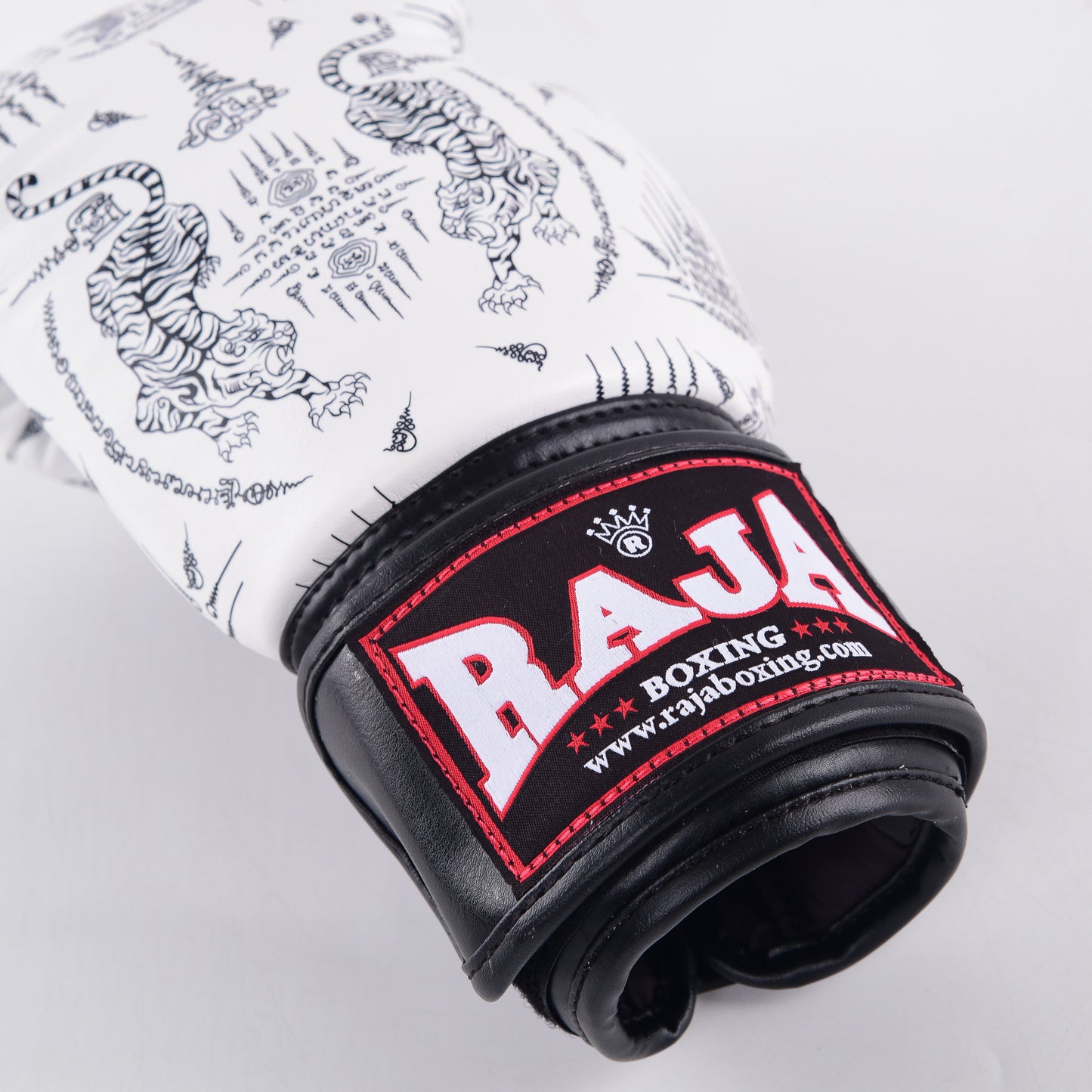 Rajaboxing Fancy Gloves 'Sakyan' Semi Leather